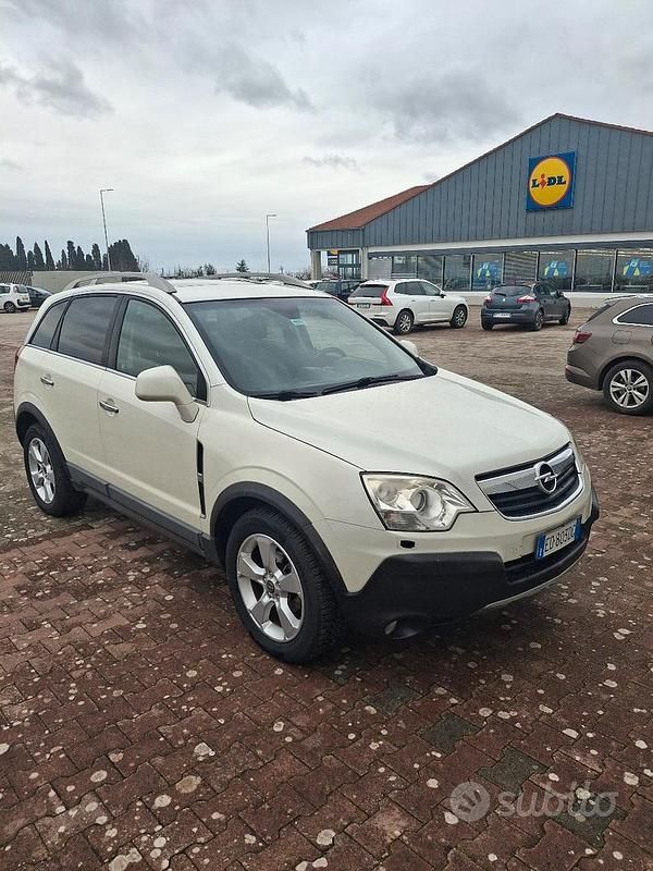 Usata Opel Antara 150 CV (110 kW) 2010 Bianco SUV
