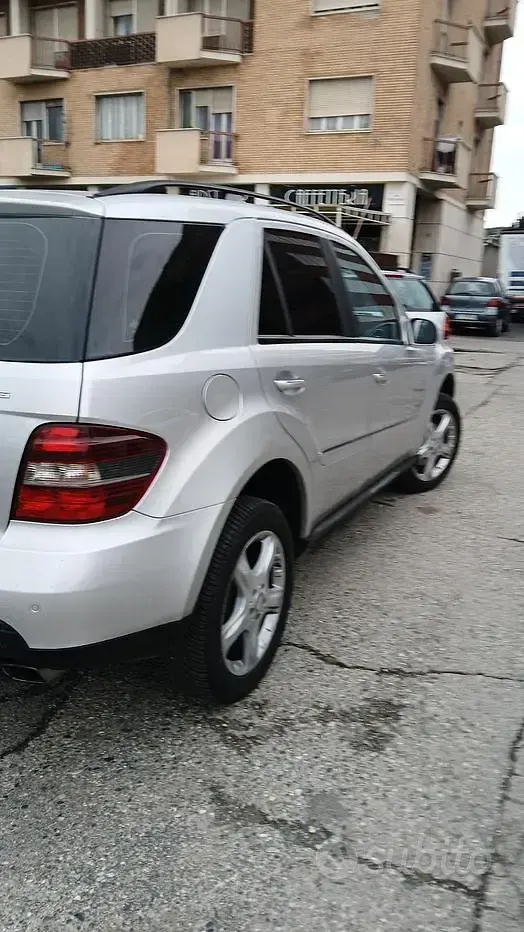 Usata Mercedes ML280 190 CV (139 kW) 2009 Grigio SUV