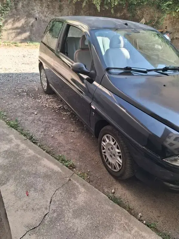 Usata Lancia Ypsilon 80 CV (58 kW) 2002 Utilitaria