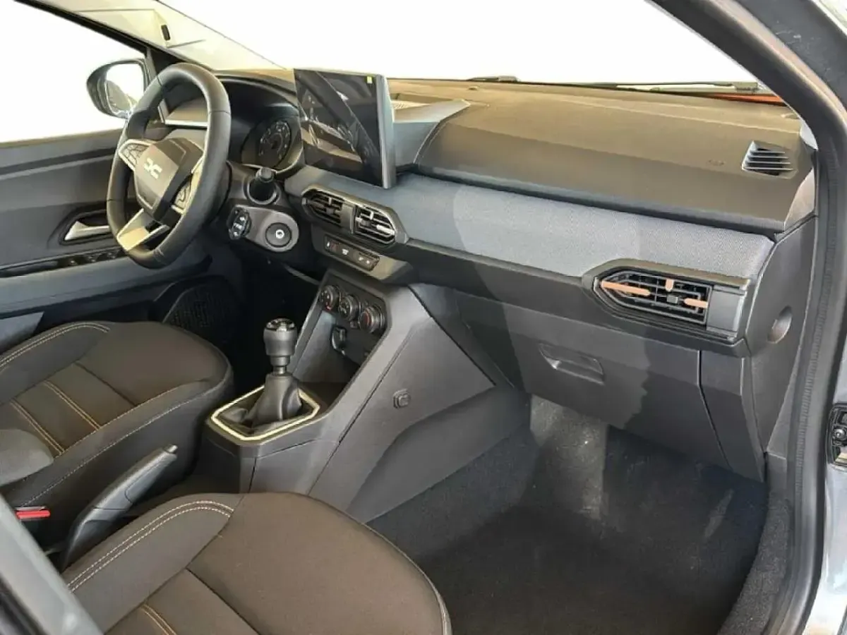 Nuova Dacia Sandero Expression 120 CV (88 kW) 2026 Grigio Utilitaria