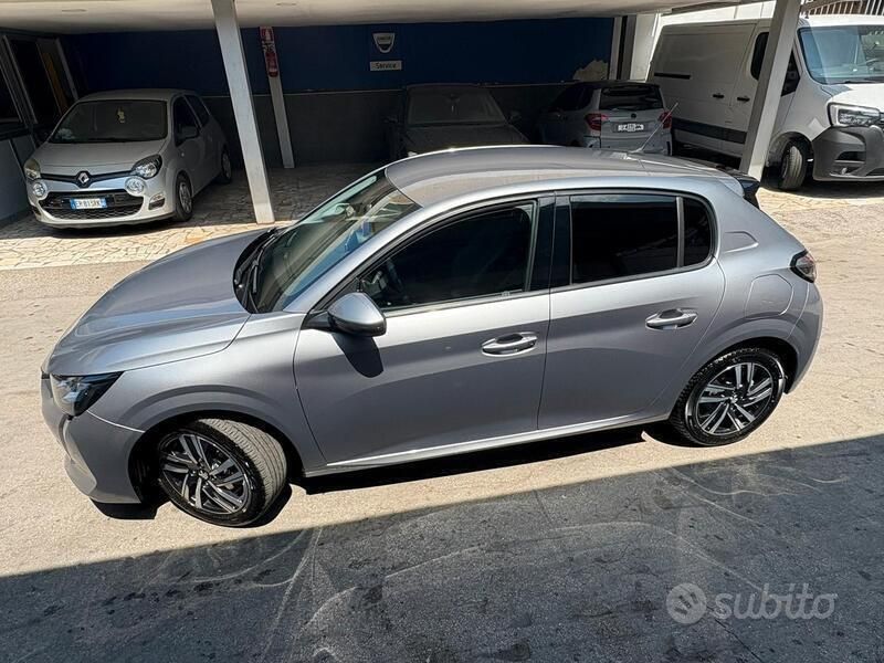 Usata Peugeot 208 68 CV (50 kW) 2020 Grigio Utilitaria