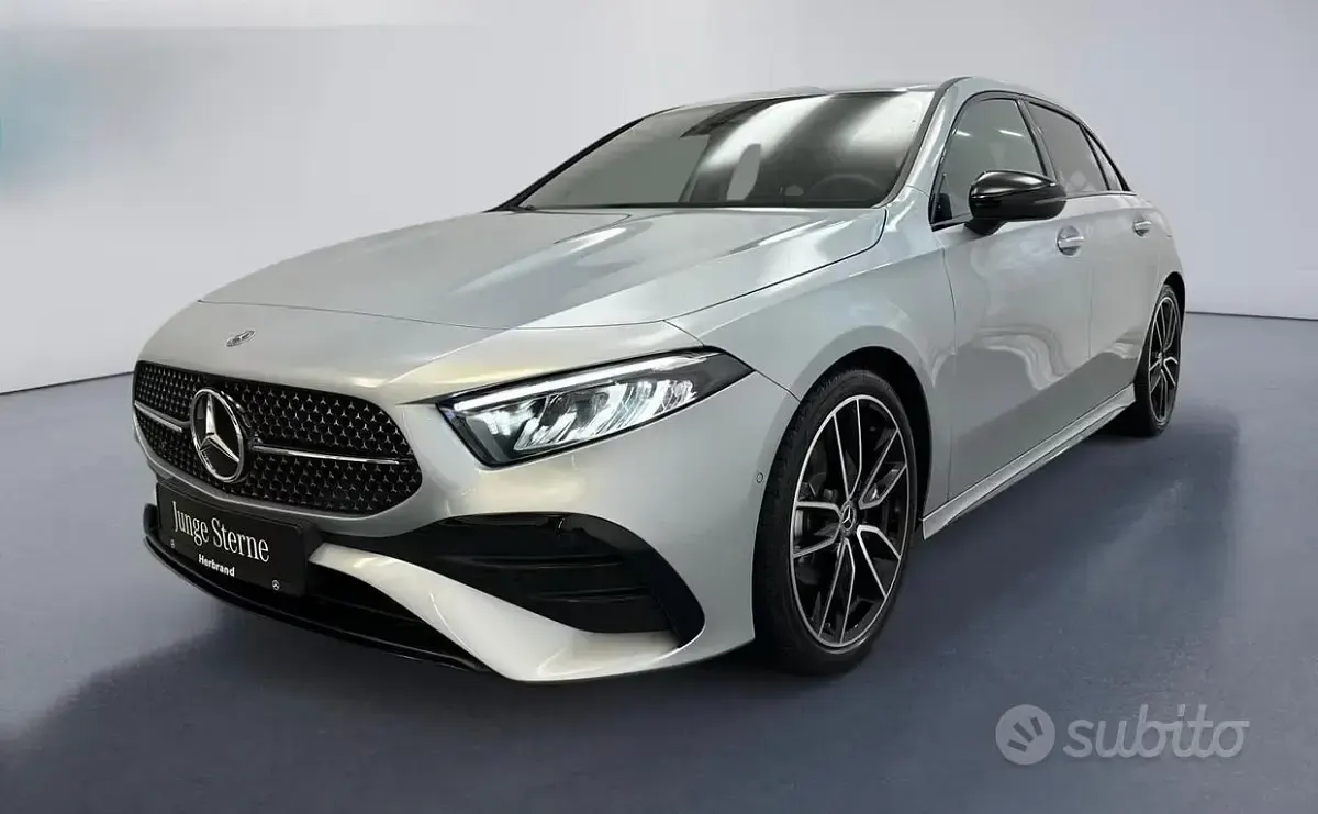 Usata Mercedes A200 AMG Line Premium 150 CV (110 kW) 2025 Grigio Berlina