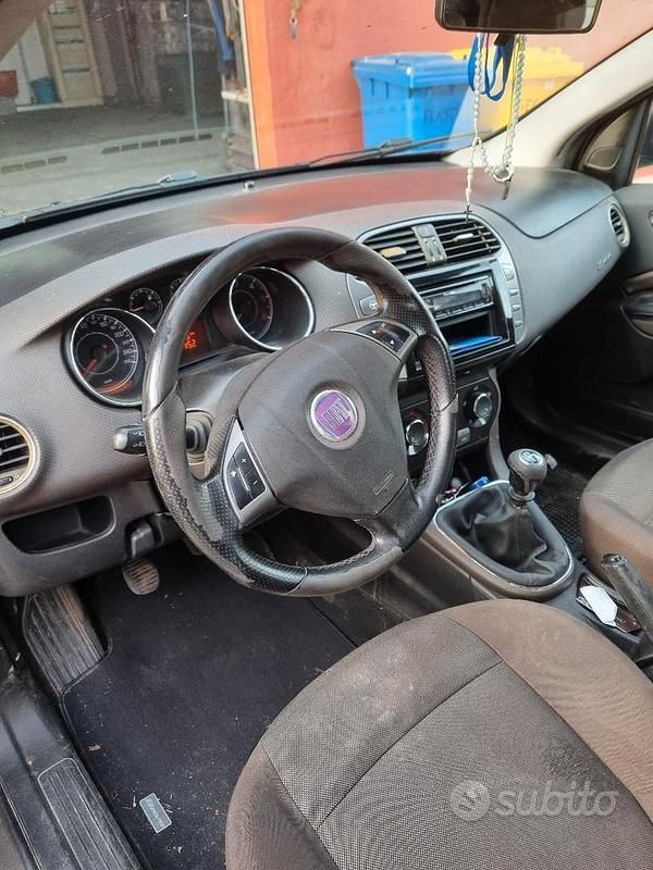 Usata Fiat Bravo 120 CV (88 kW) 2007 Marrone Utilitaria