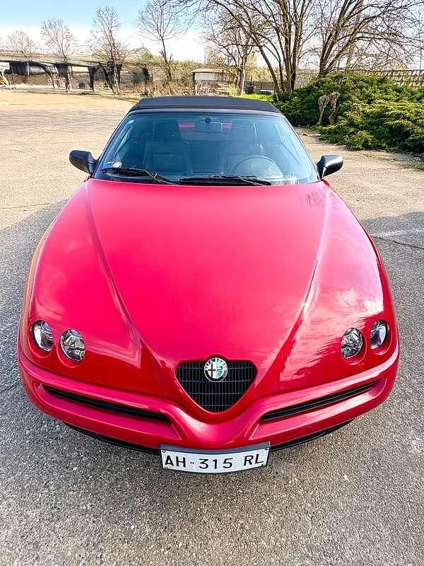Usata Alfa Romeo Spider 150 CV (110 kW) 1996 Rosso Cabrio