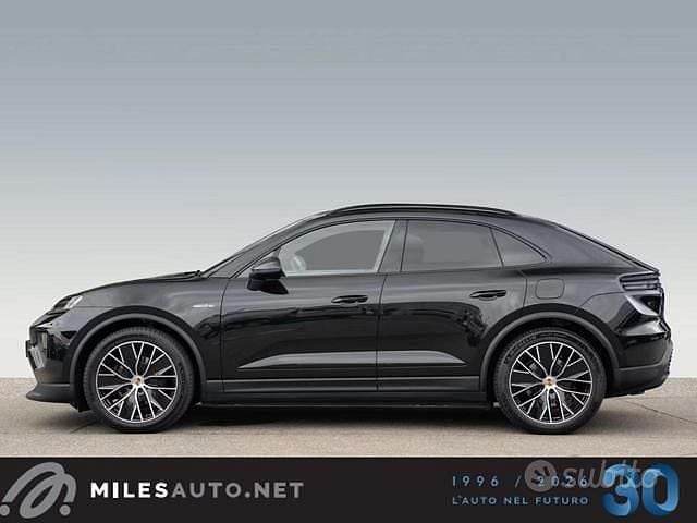 Usata Porsche Macan 4 Electric 300 kW (408 CV) 2025 Nero SUV