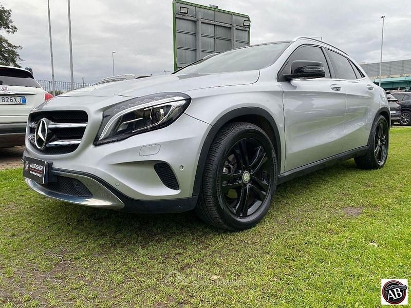 Usata Mercedes GLA200 137 CV (100 kW) 2014 Gray SUV
