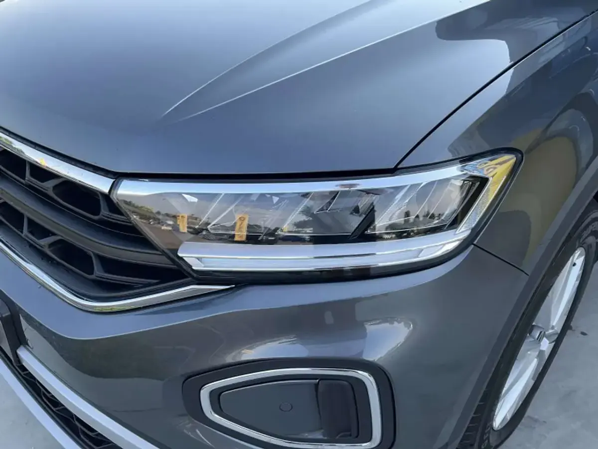 Usata VW T-Roc Life 116 CV (85 kW) 2023 Grigio SUV