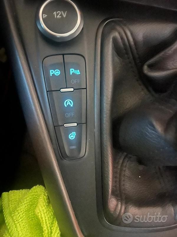 Usata Ford Focus S 101 CV (74 kW) 2016 Bianco Station wagon