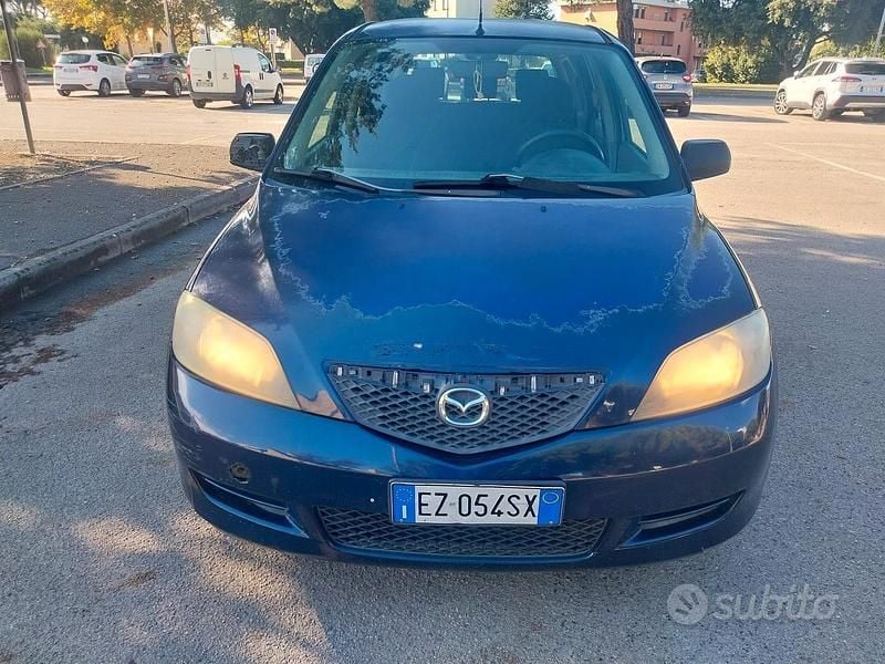 Blu Usata 2005 Mazda 2 Tre volumi | 750 € - Immagine 1/1