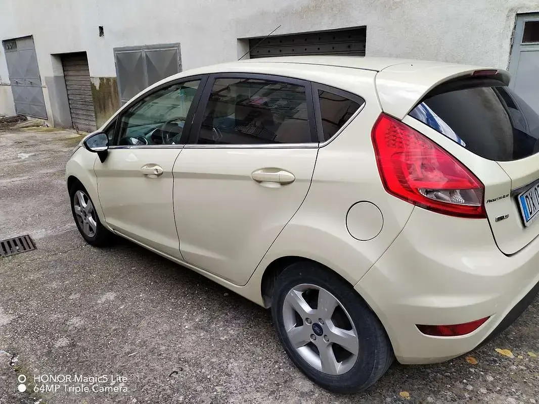 Usata Ford Fiesta Titanium 68 CV (50 kW) 2009 Berlina