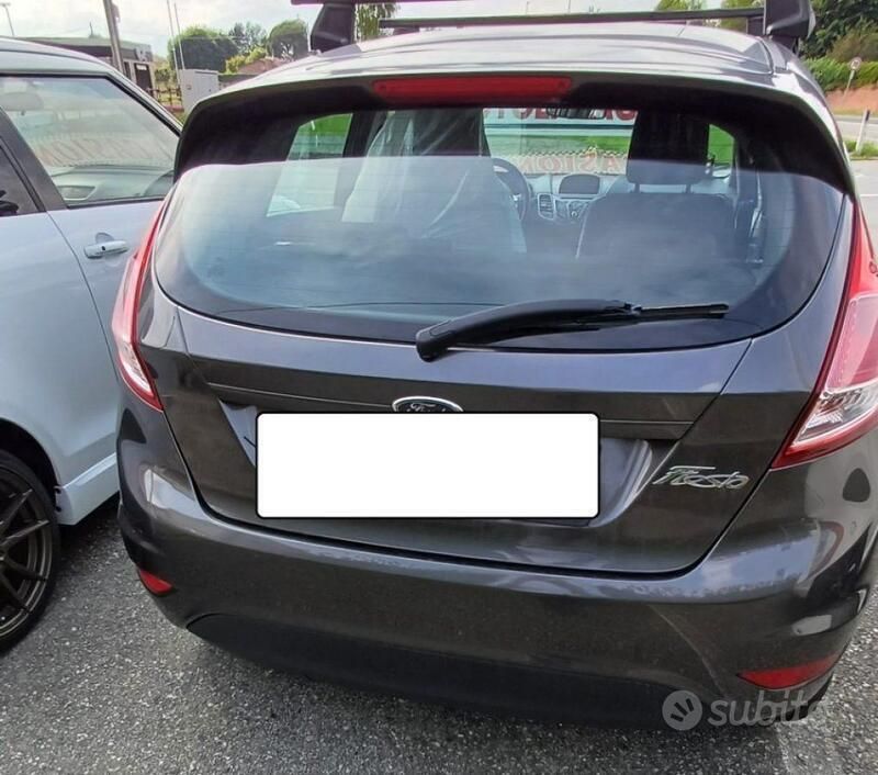 Usata Ford Fiesta Titanium 60 CV (44 kW) 2016 Grigio scuro Utilitaria
