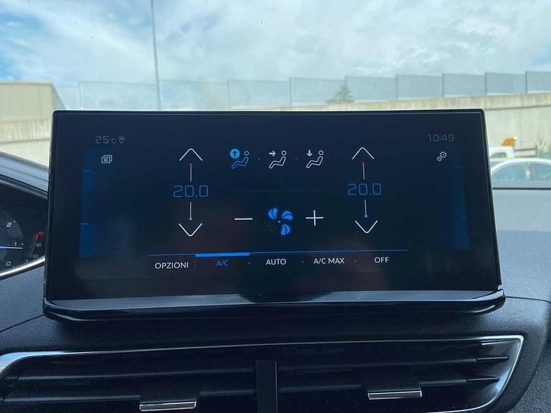 Usata Peugeot 3008 Allure 131 CV (96 kW) 2022 Bianco SUV