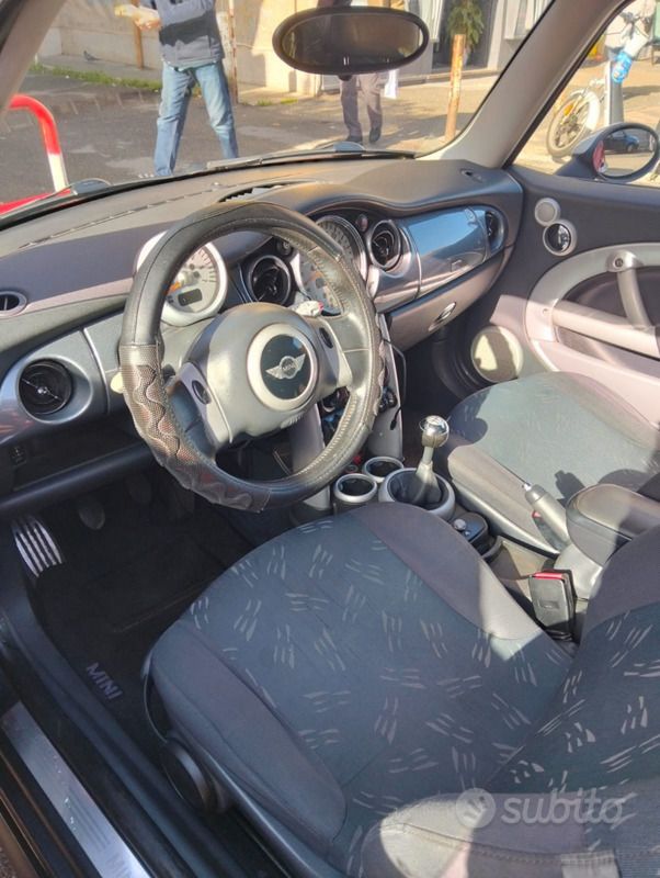 Usata Mini One D 55 CV (40 kW) 2005 Rosso Utilitaria