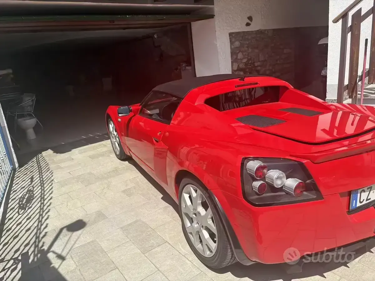 Usata Opel Speedster 147 CV (108 kW) 2003 Rosso Cabrio
