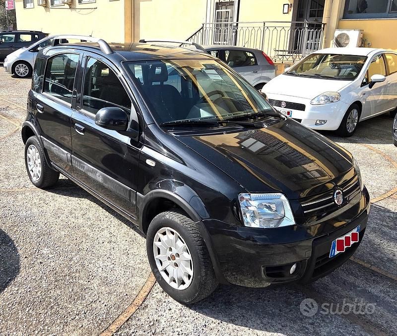 Gebraucht Fiat Panda 4x4 70 PS (51 kW) 2012 Schwarz Kleinwagen