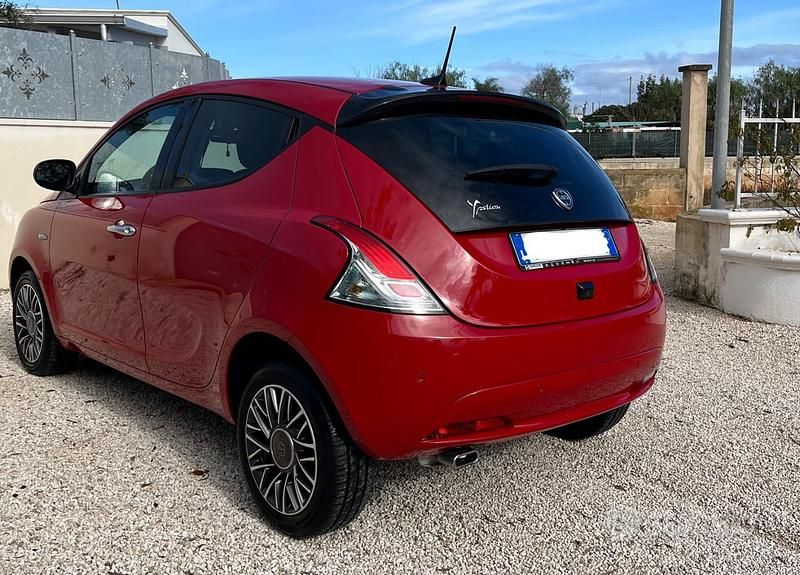 Usata Lancia Ypsilon 69 CV (50 kW) 2023 Utilitaria