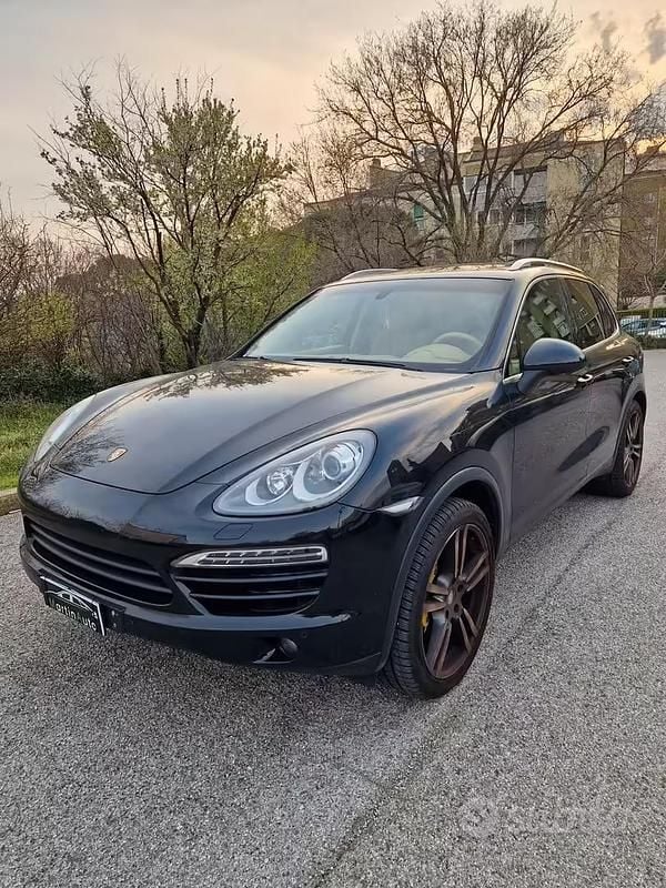 Usata Porsche Cayenne 245 CV (180 kW) 2012 Nero SUV