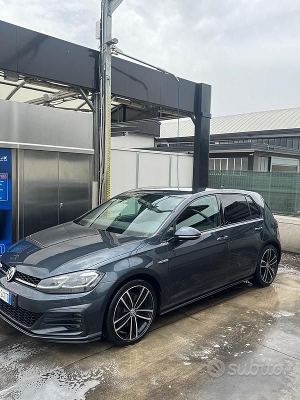 Usata 2017 VW Golf VII Utilitaria | 17.500 € (Buon prezzo) - Immagine 1/4