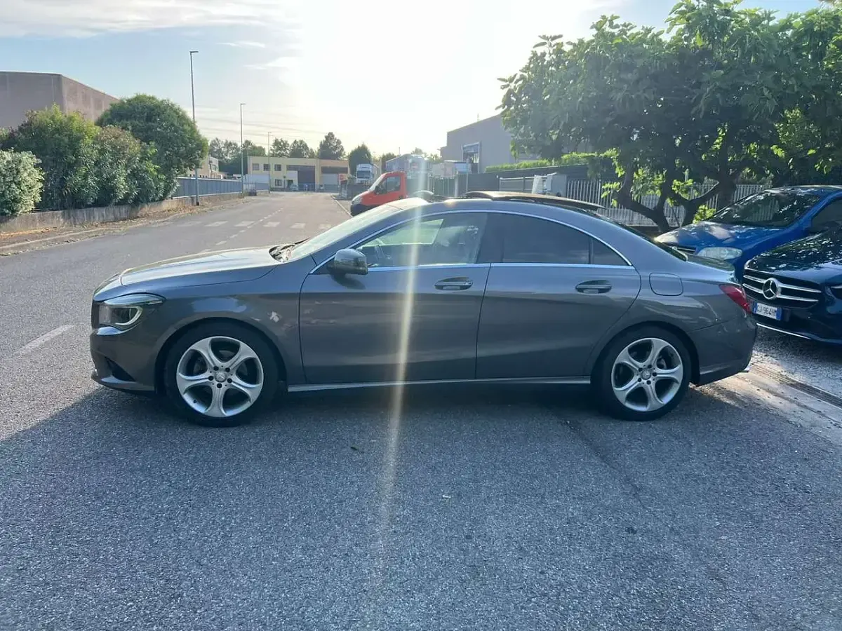 Usata Mercedes CLA220 Premium 170 CV (125 kW) 2014 Grigio Berlina