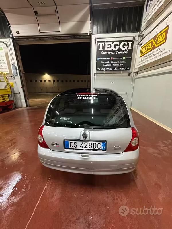 Usata Renault Clio II 2005 Grigio Utilitaria