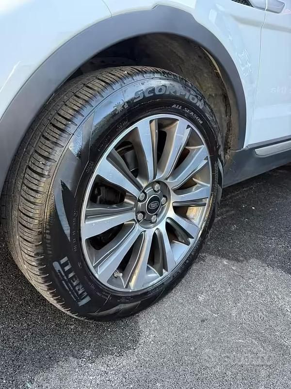 Usata Land Rover Range Rover evoque 180 CV (132 kW) 2016 Bianco SUV