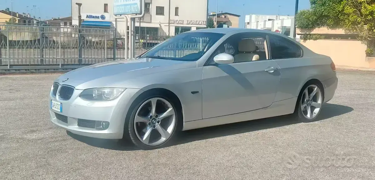 Usata BMW 320 170 CV (125 kW) 2010 Grigio Coupé