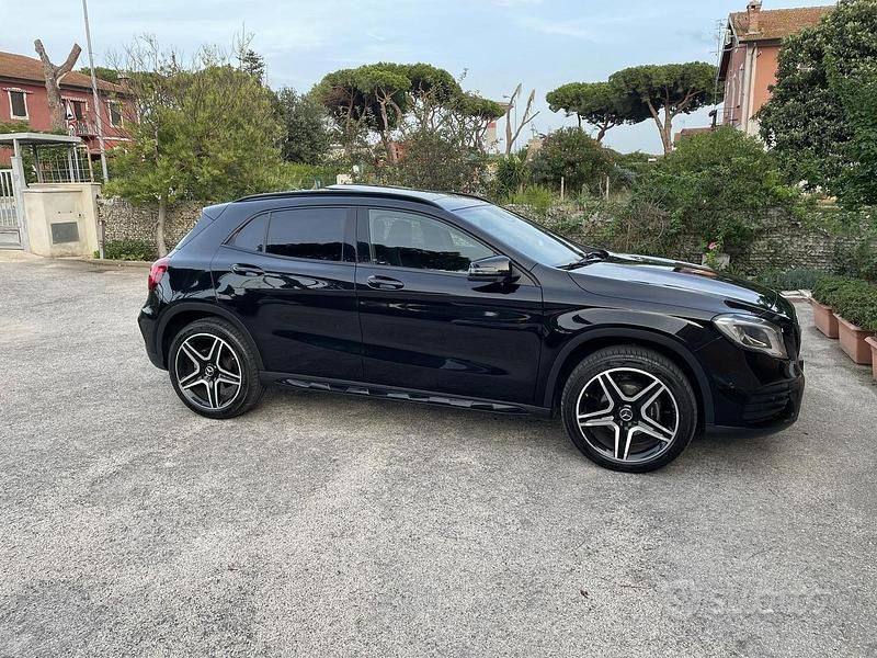 Usata Mercedes GLA200 Premium 136 CV (100 kW) 2018 Nero SUV