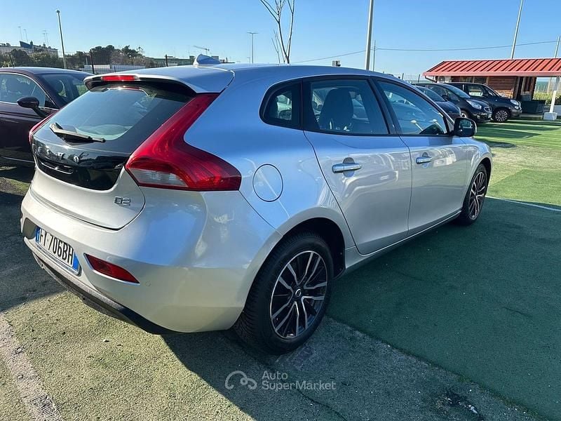 Usata Volvo V40 120 CV (88 kW) 2017 Berlina