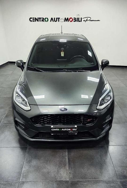 Usata Ford Fiesta ST-Line 86 CV (63 kW) 2018 Grigio Berlina