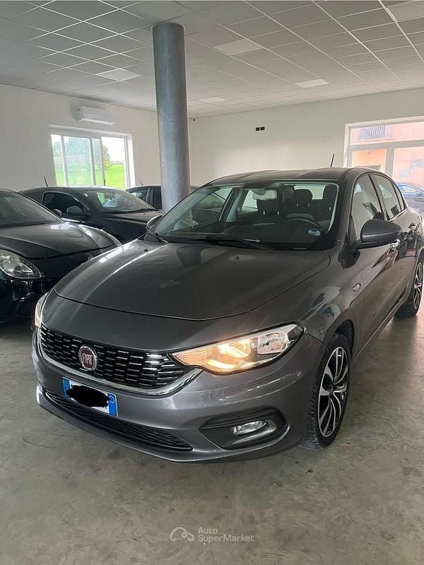 Usata Fiat Tipo 120 CV (88 kW) 2016 Gray Berlina
