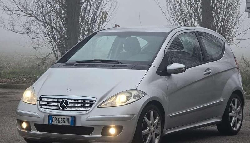 Grigio Usata 2008 Mercedes A180 Avantgarde Coupé | 1900 € (Buon prezzo) - Immagine 1/4