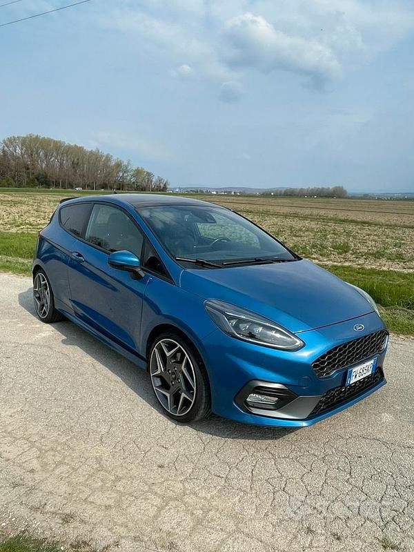 Usata Ford Fiesta ST200 200 CV (147 kW) 2019 Blu Utilitaria