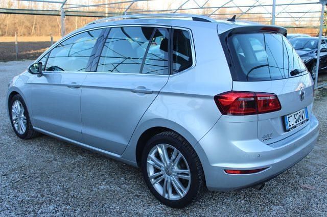 Usata VW Golf Sportsvan Highline 110 CV (80 kW) 2015 Argento Monovolume
