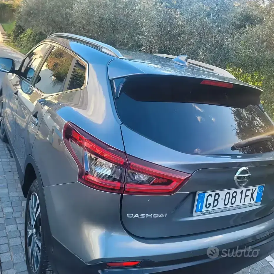 Usata Nissan Qashqai N-Connecta 116 CV (85 kW) 2020 Grigio SUV