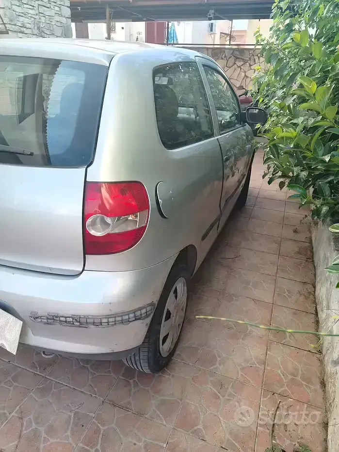 Usata VW Fox 54 CV (39 kW) 2007 Grigio Utilitaria