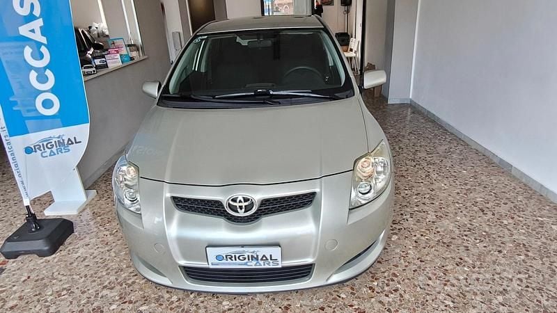 Usata Toyota Auris Sol 89 CV (65 kW) 2009 Grigio Utilitaria