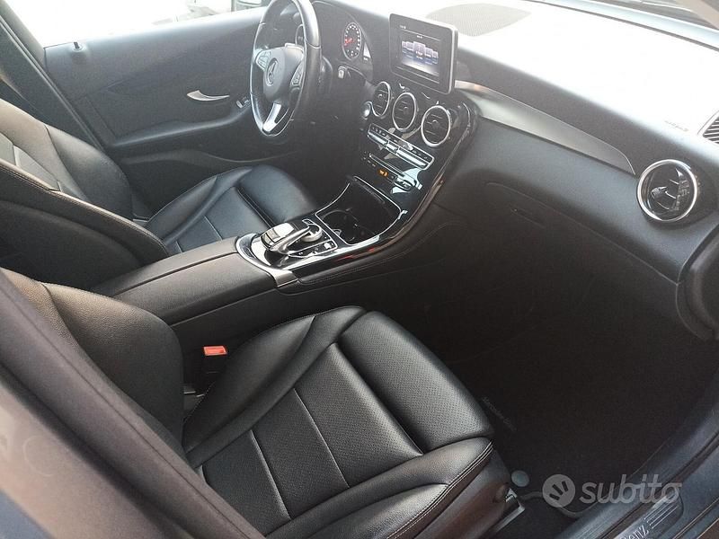 Usata Mercedes GLC220 Executive 169 CV (124 kW) 2015 Grigio SUV