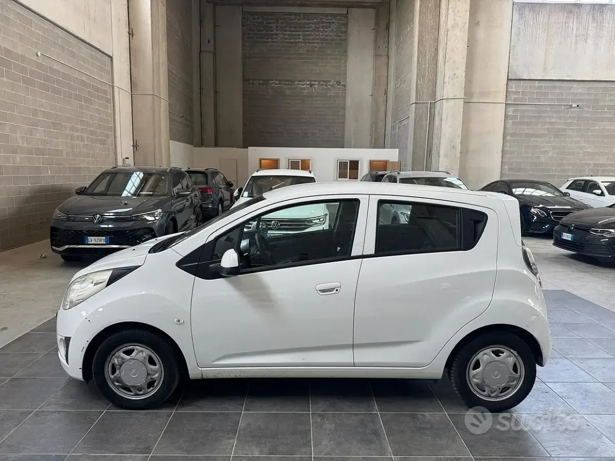 Usata Chevrolet Spark 65 CV (47 kW) 2012 Bianco Utilitaria