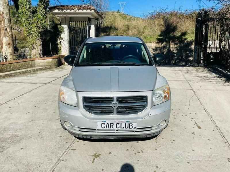 Usata Dodge Caliber SXT 141 CV (103 kW) 2008 Argento Utilitaria
