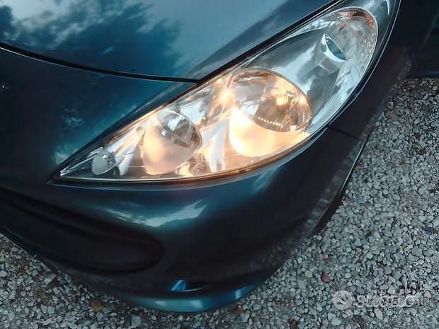 Usata Peugeot 207 70 CV (51 kW) 2006 Grigio Berlina