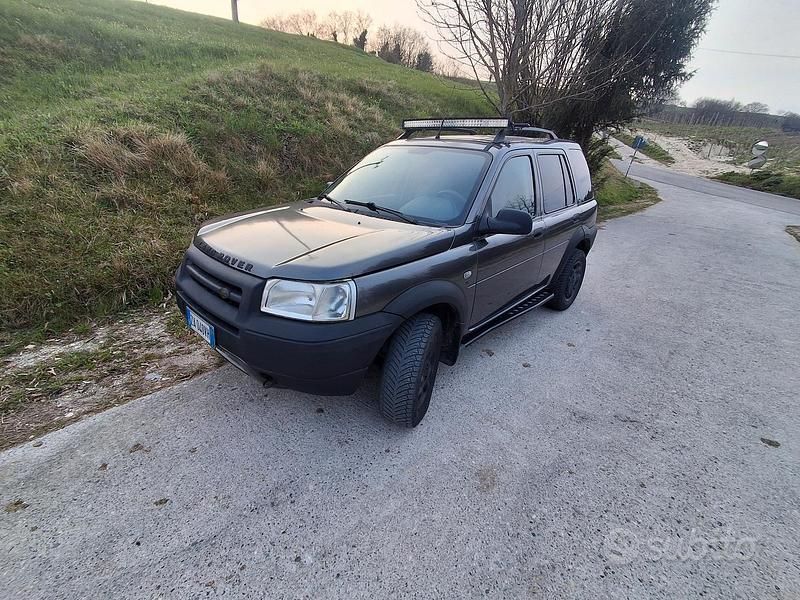 Usata Land Rover Freelander 111 CV (81 kW) 2003 Grigio SUV