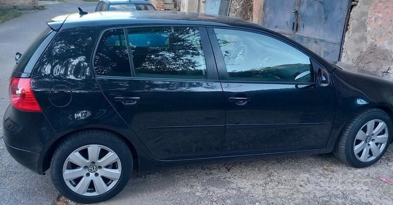 Usata 2006 VW Golf V Tre volumi | 4000 € (Super prezzo) - Immagine 1/4