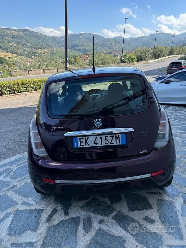 Usata Lancia Ypsilon 75 CV (55 kW) 2011 Lilla Utilitaria