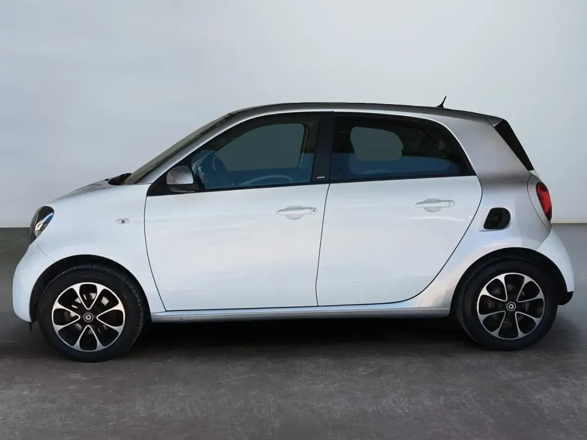 Usata Smart ForFour Passion 71 CV (52 kW) 2015 Bianco Utilitaria