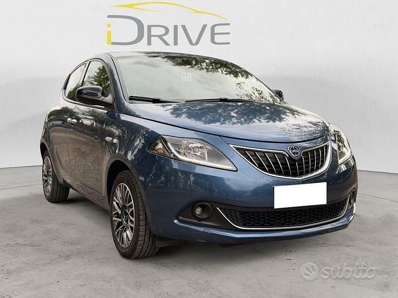 Usata Lancia Ypsilon Gold 69 CV (50 kW) 2022 Blu Utilitaria