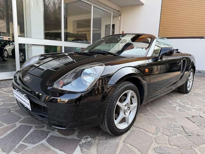 Usata Toyota MR2 140 CV (102 kW) 2000 Nero Cabrio