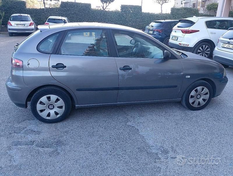 Usata 2003 Seat Ibiza Tre volumi | 999 € - Immagine 1/4