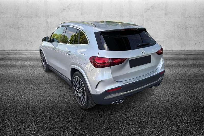 Usata Mercedes GLA200 AMG Line Premium 163 CV (119 kW) 2024 Grigio SUV