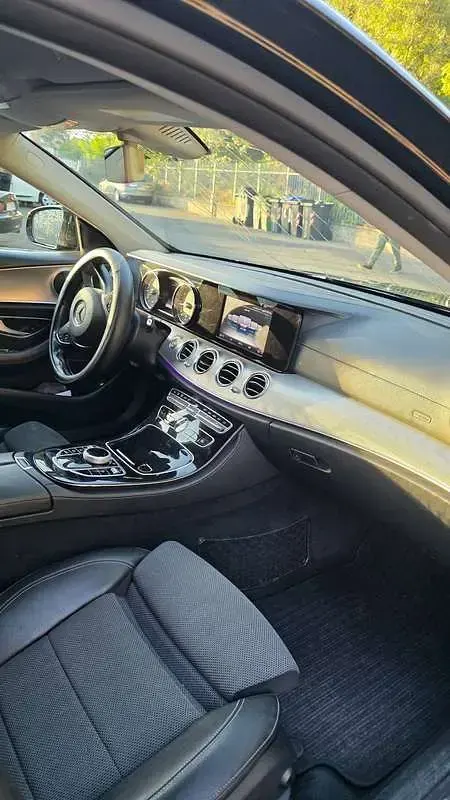 Usata Mercedes E200 Executive 150 CV (110 kW) 2017 Nero Berlina