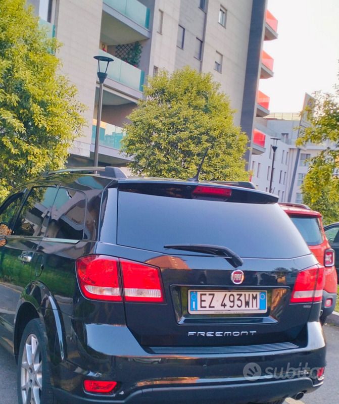 Usata Fiat Freemont 170 CV (125 kW) 2015 Nero SUV